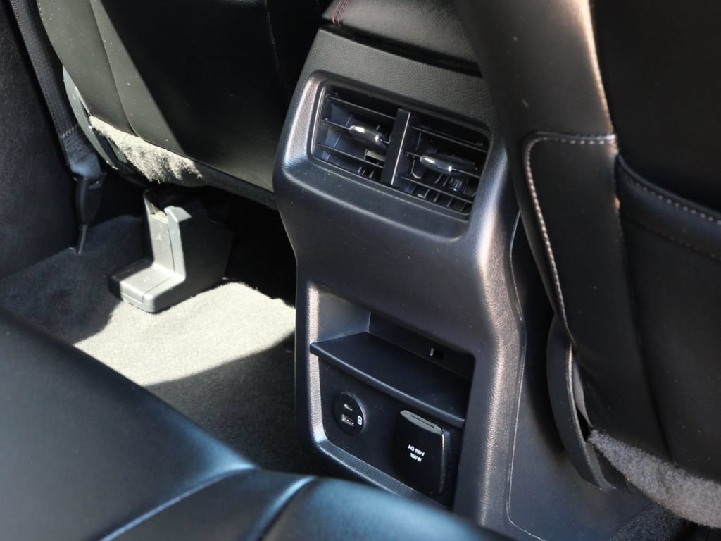 Used 2021 Ford Edge ST-Line FWD image 13
