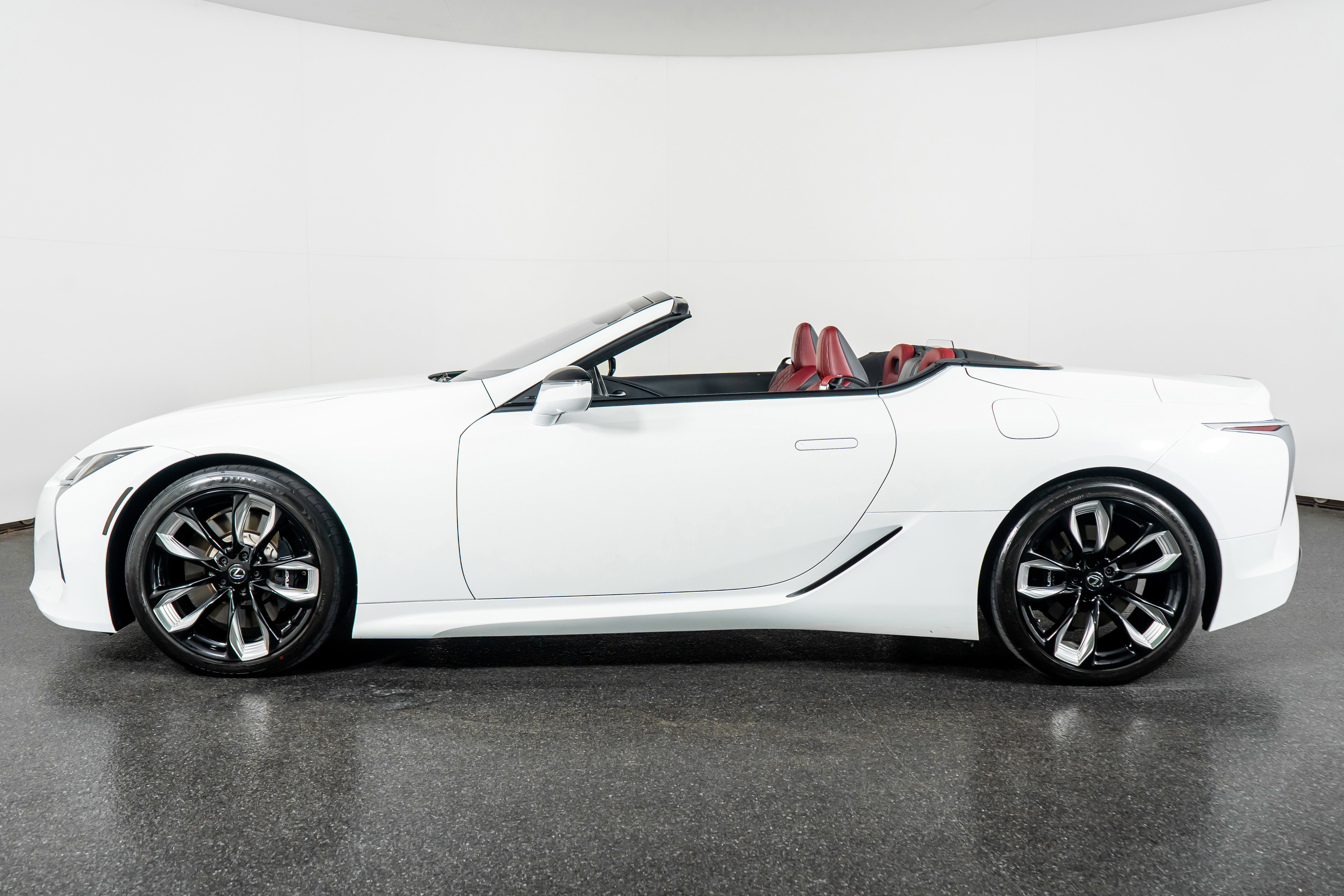 Used 2024 Lexus LC 500 Convertible image 15