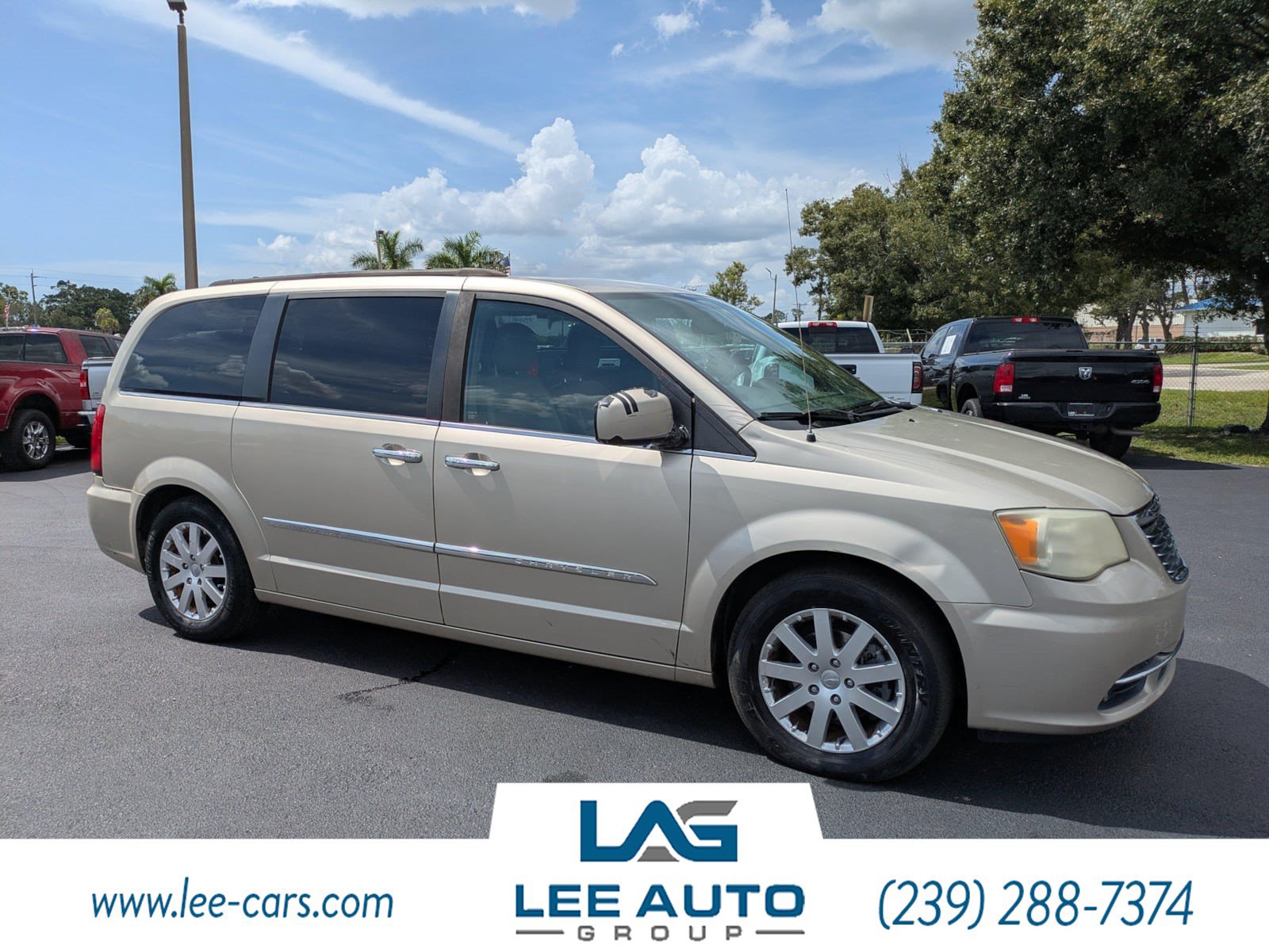 Used 2014 Chrysler Town & Country Touring w/ Driver Convenience Group