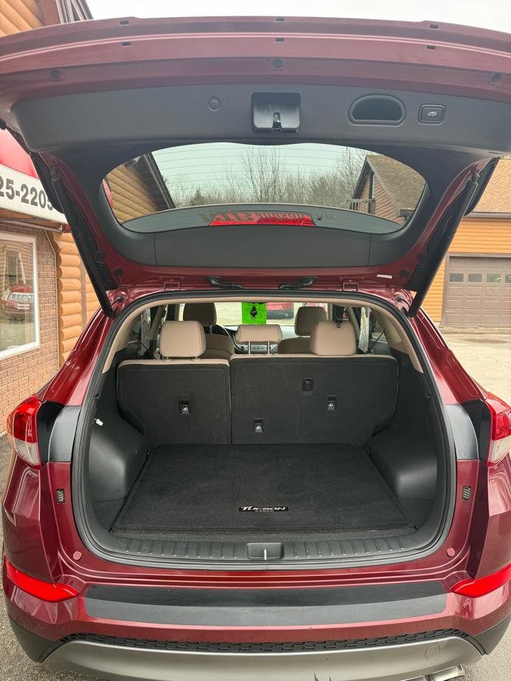 Used 2016 Hyundai Tucson Sport image 11