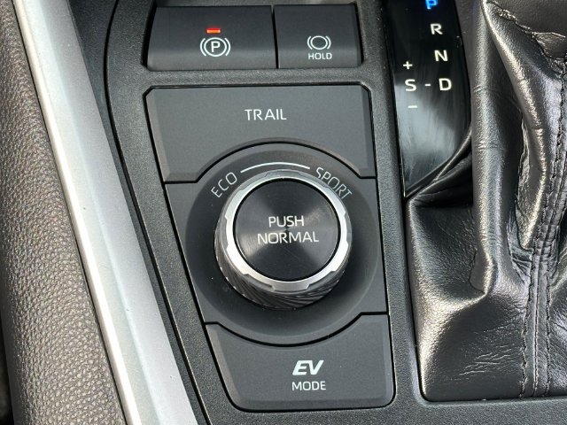 Certified 2019 Toyota RAV4 XLE w/ Convenience Package AWD/4WD image 21