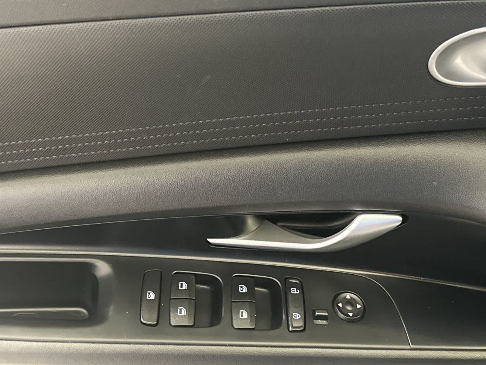 Used 2022 Hyundai Elantra SEL FWD image 13