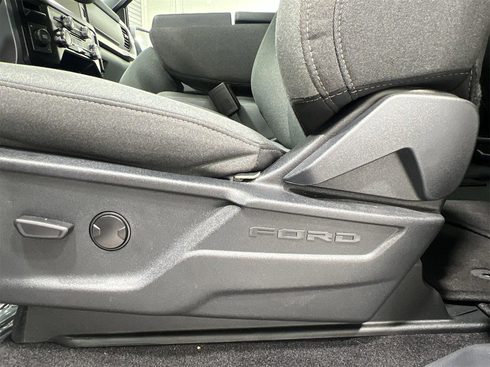 Used 2024 Ford F150 XLT image 12