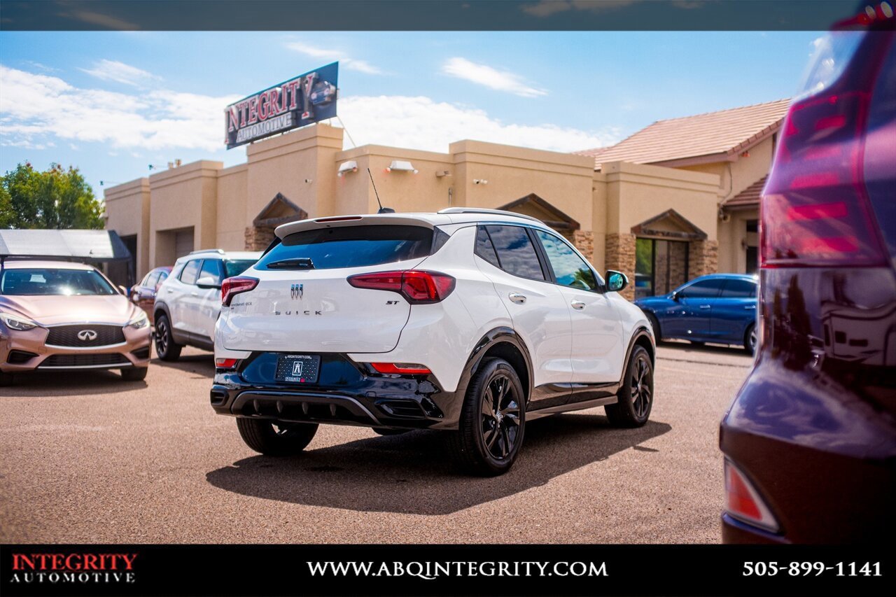 Used 2024 Buick Encore GX Sport Touring image 7