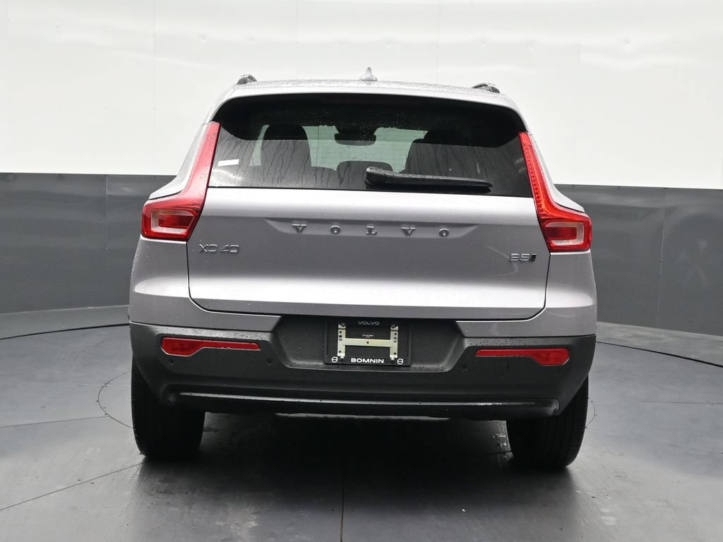 New 2026 Volvo XC40 B5 Plus w/ Protection Package Premier AWD/4WD image 4