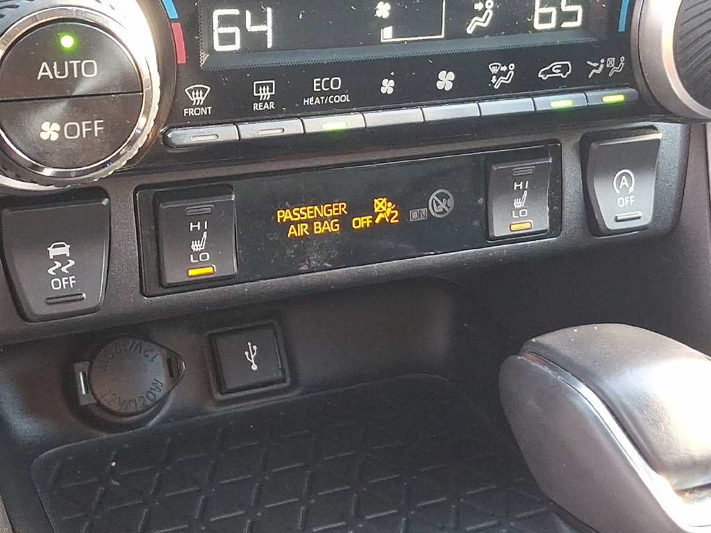 Certified 2022 Toyota RAV4 XLE Premium AWD/4WD image 25