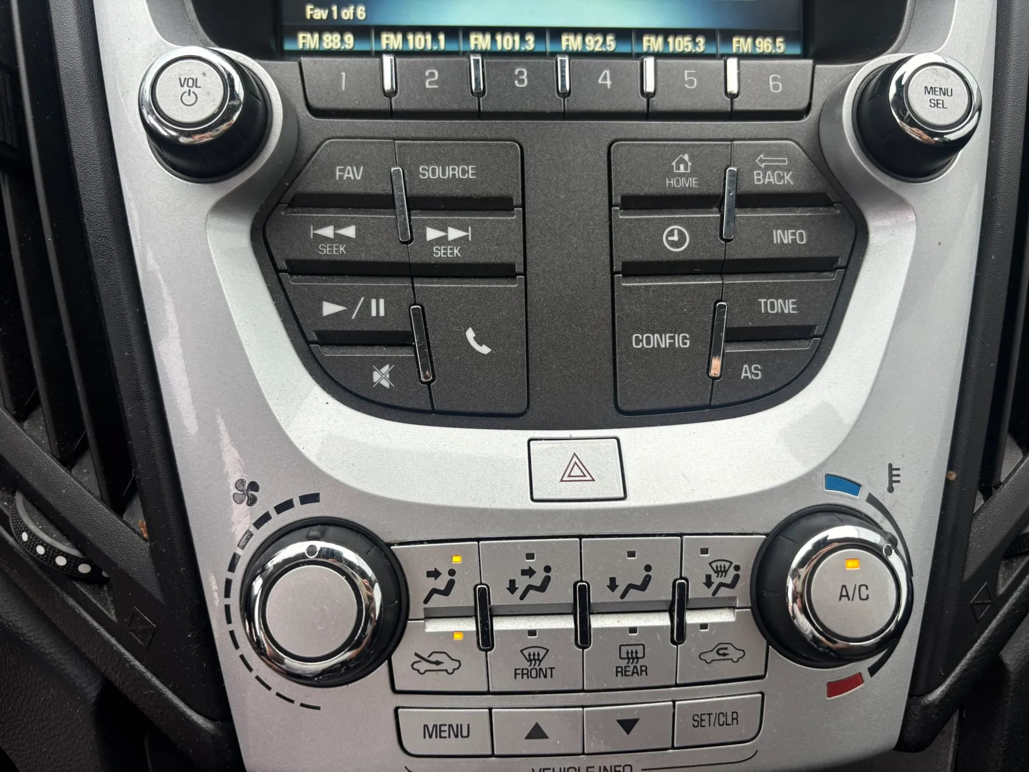 Used 2016 Chevrolet Equinox LT FWD image 23