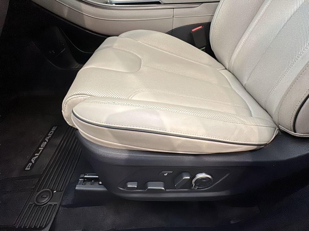 Used 2024 Hyundai Palisade Calligraphy image 10