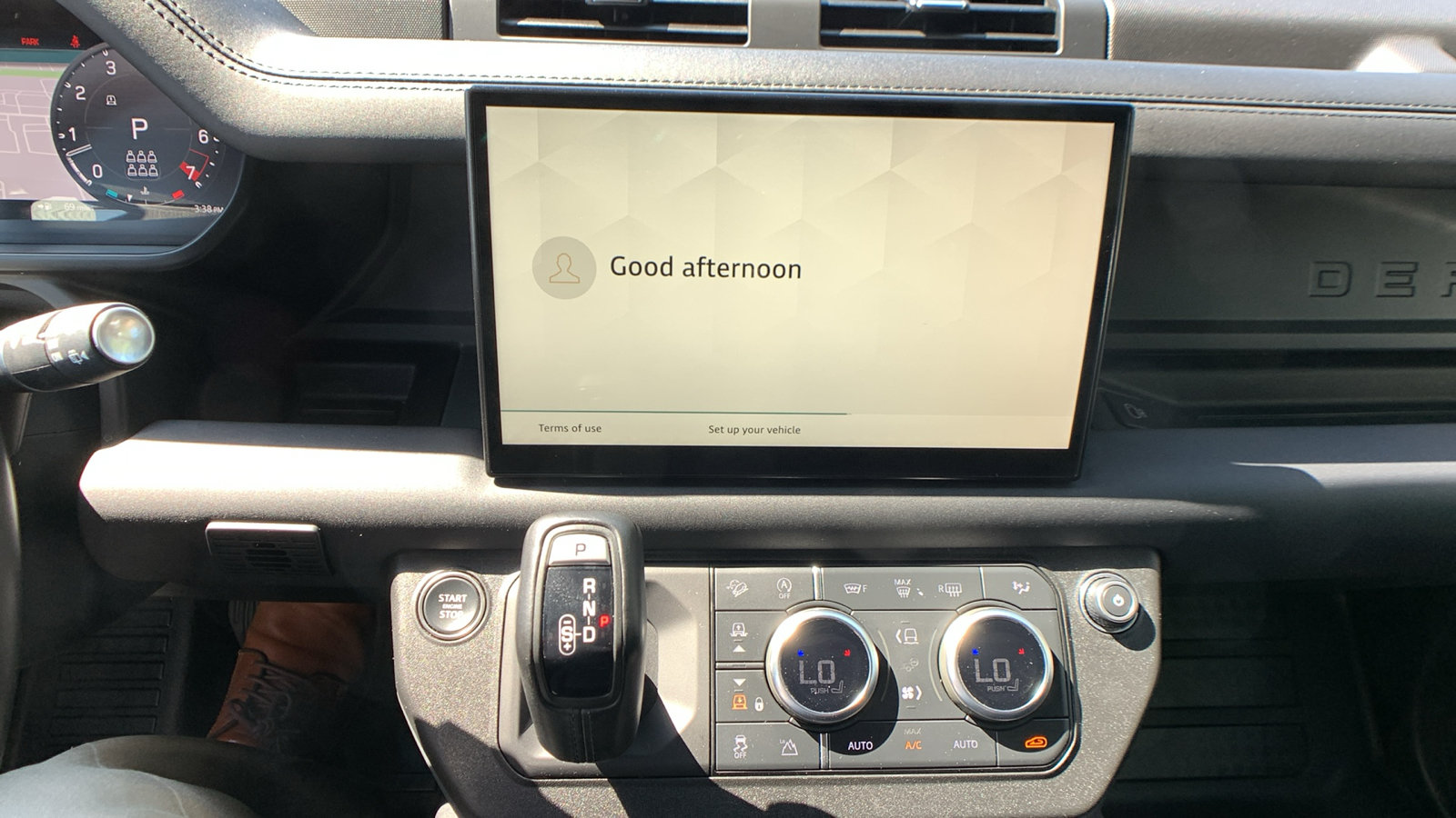 Used 2024 Land Rover Defender 130 X-Dynamic SE AWD/4WD image 16