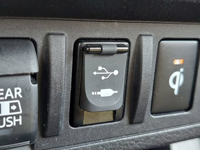 Used 2019 Toyota Tacoma TRD Off-Road w/ Technology Package AWD/4WD image 26