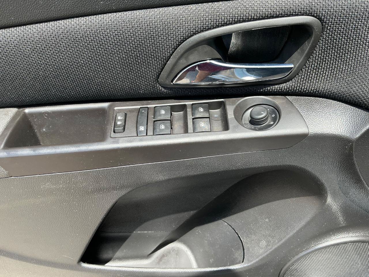 Used 2015 Chevrolet Cruze LT FWD image 14
