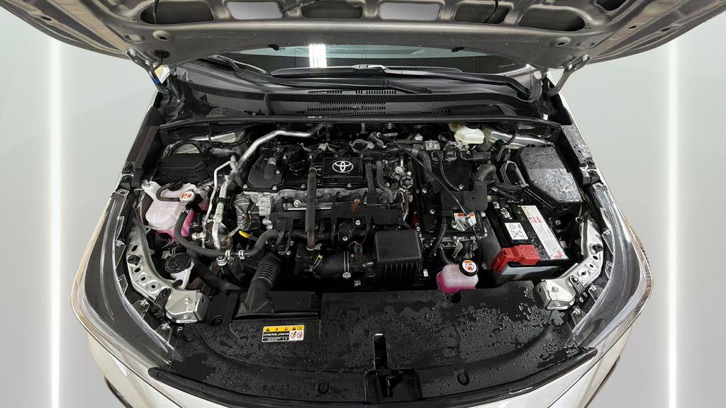 Used 2025 Toyota Corolla SE w/ SE Premium Package image 27