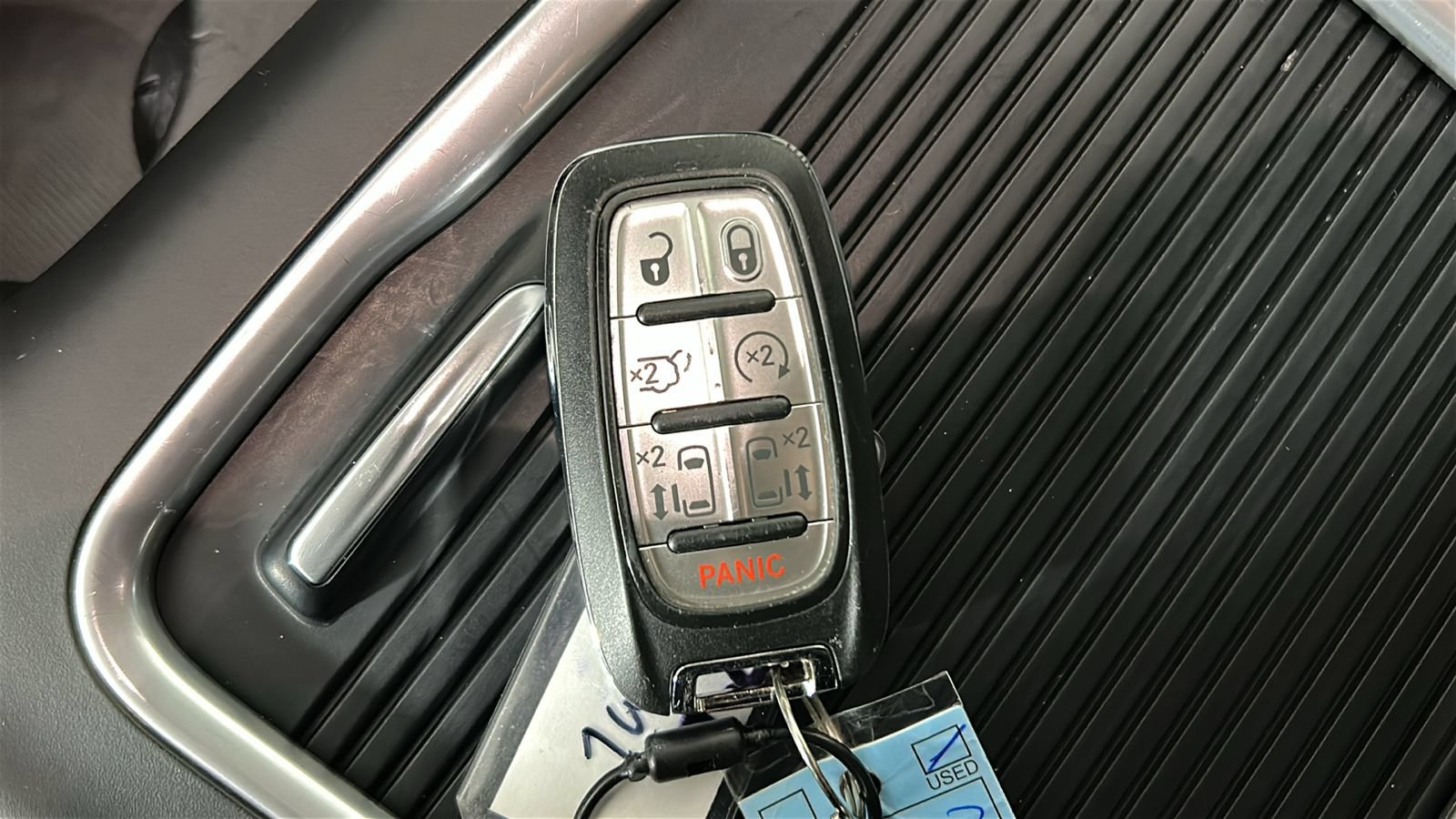 Used 2024 Chrysler Pacifica Touring-L FWD image 23