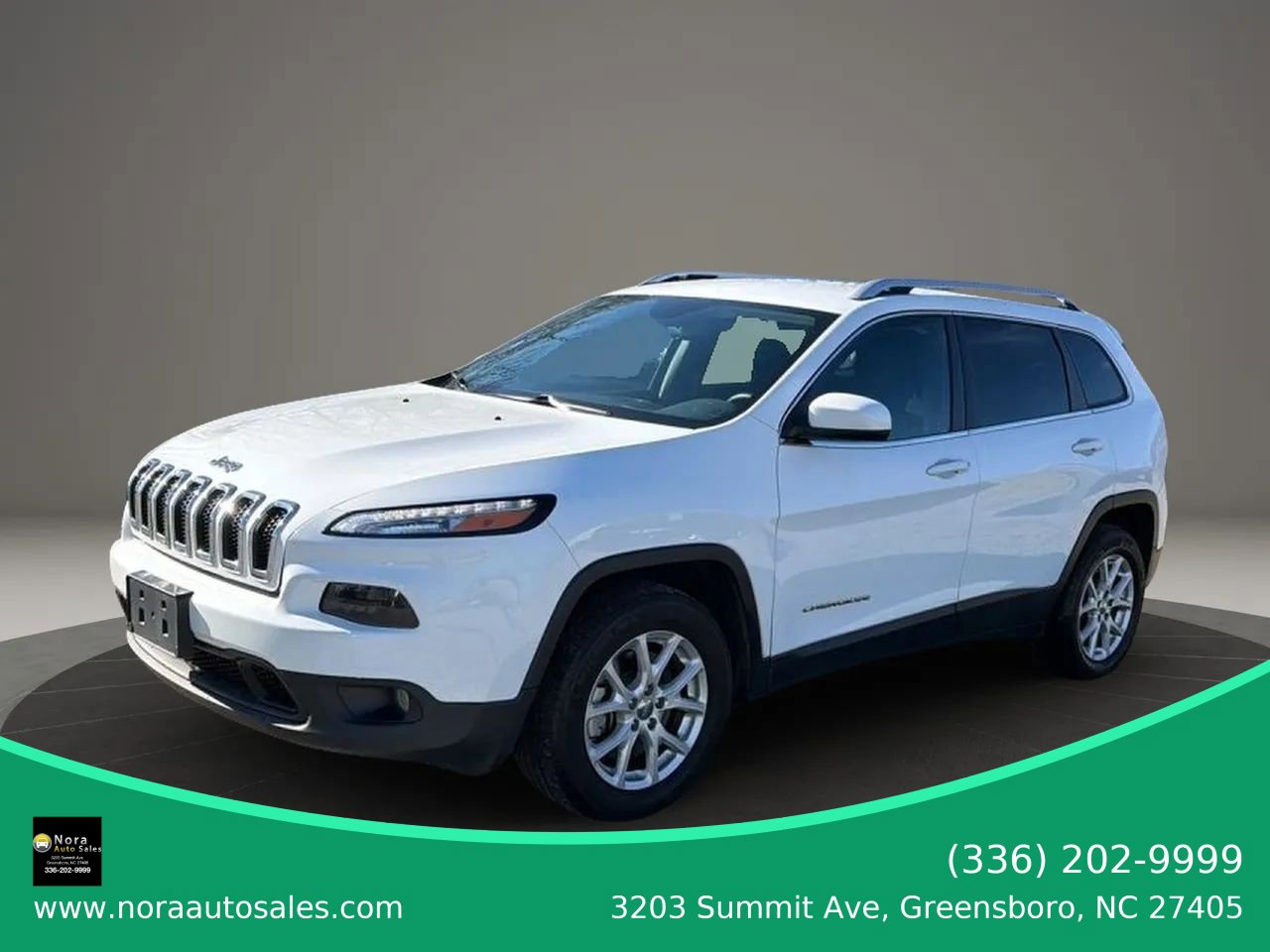 Used 2016 Jeep Cherokee Latitude w/ Cold Weather Group AWD/4WD image 1