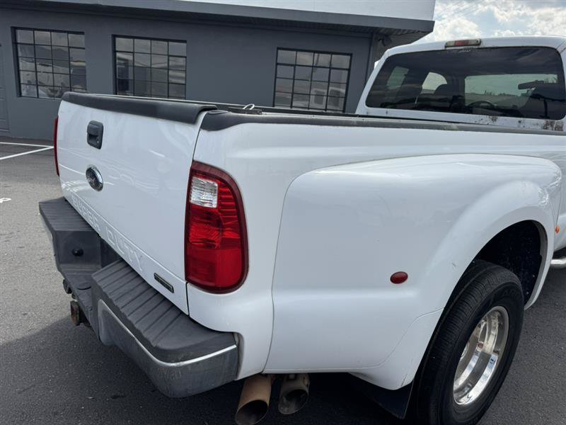 Used 2008 Ford F350 Lariat RWD image 3