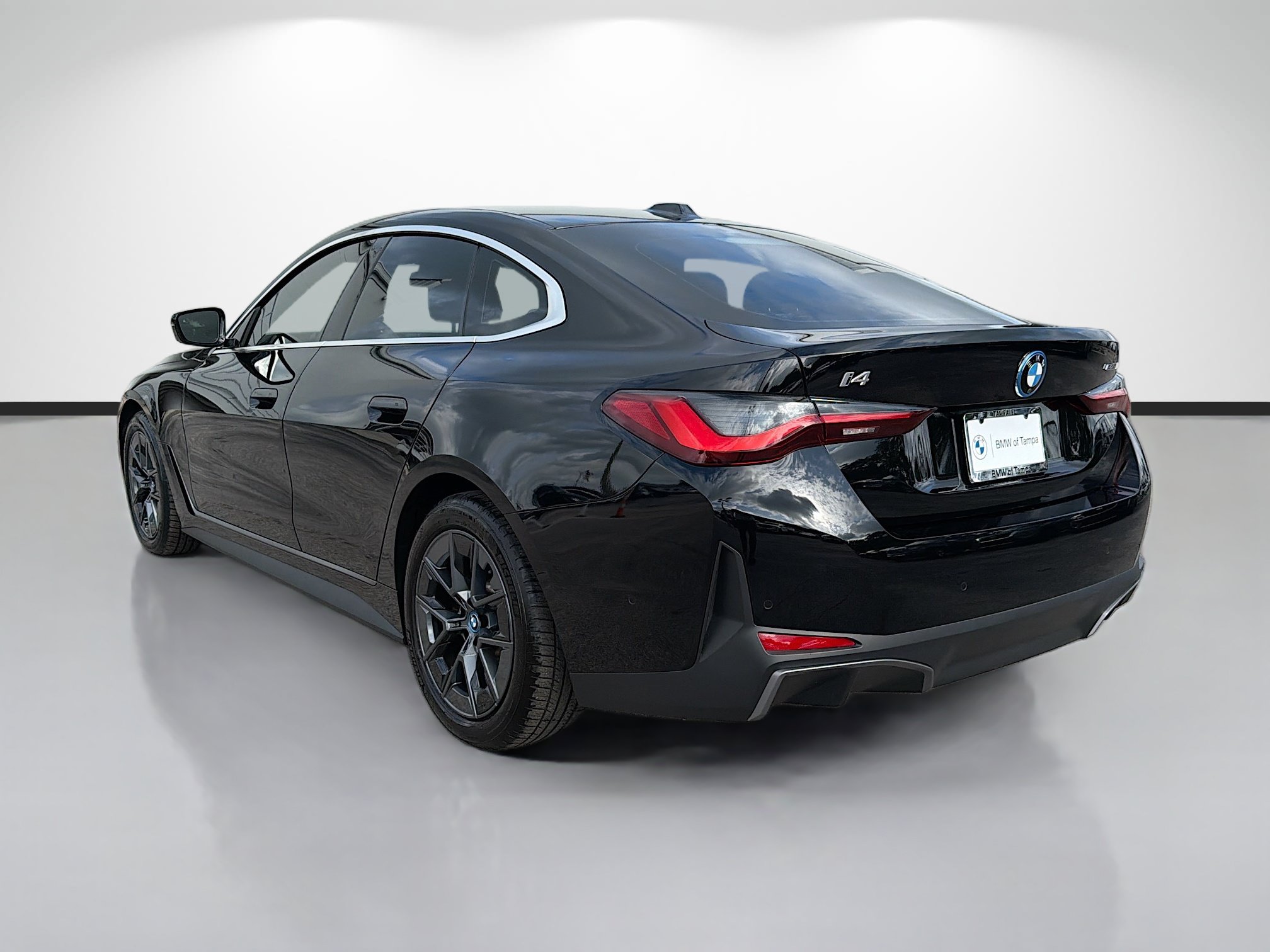 Used 2023 BMW i4 eDrive40 w/ Parking Assistance Package RWD image 5