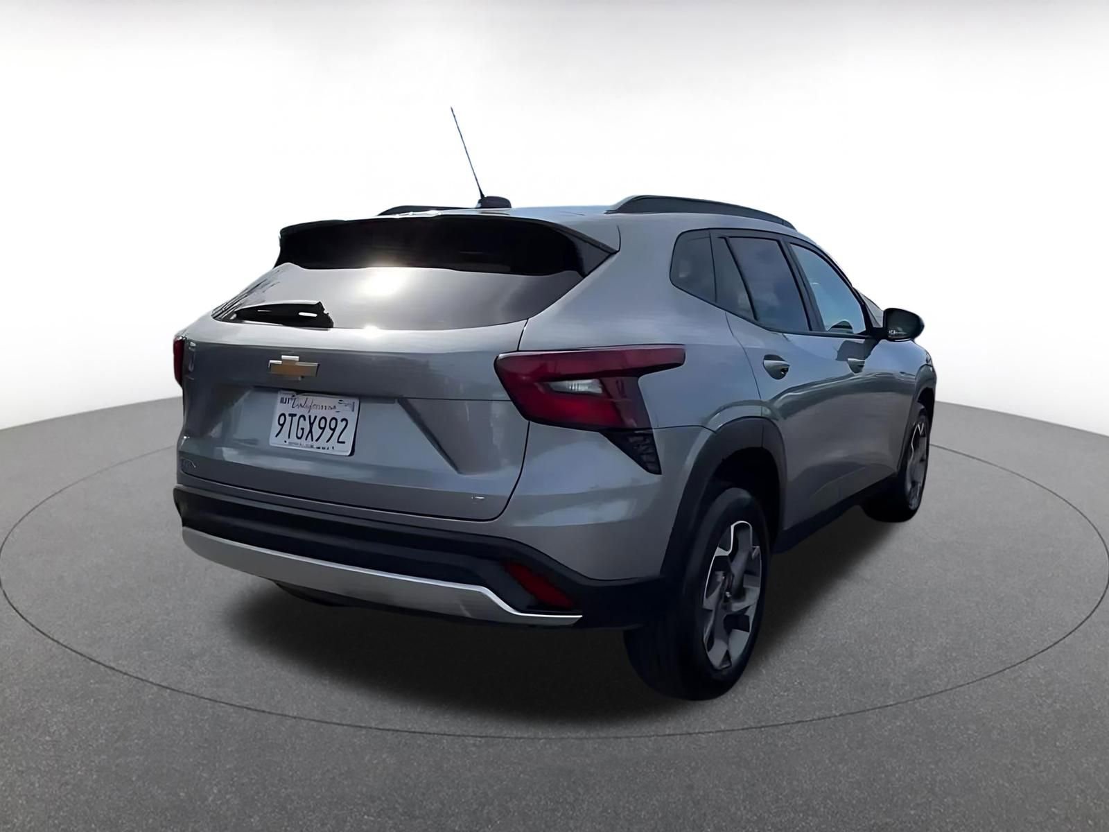 Used 2025 Chevrolet Trax LT w/ LT Convenience Package image 15