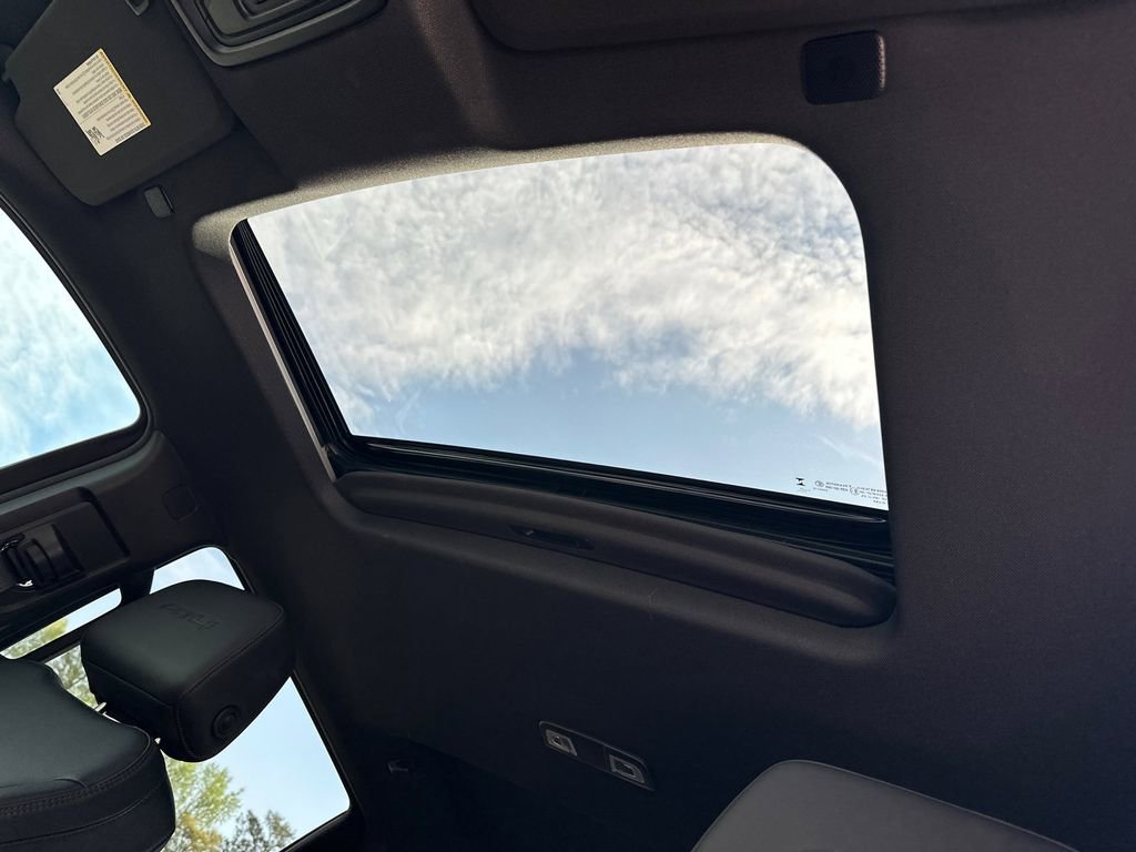 Used 2024 GMC Sierra 1500 AT4 w/ Technology Package image 33