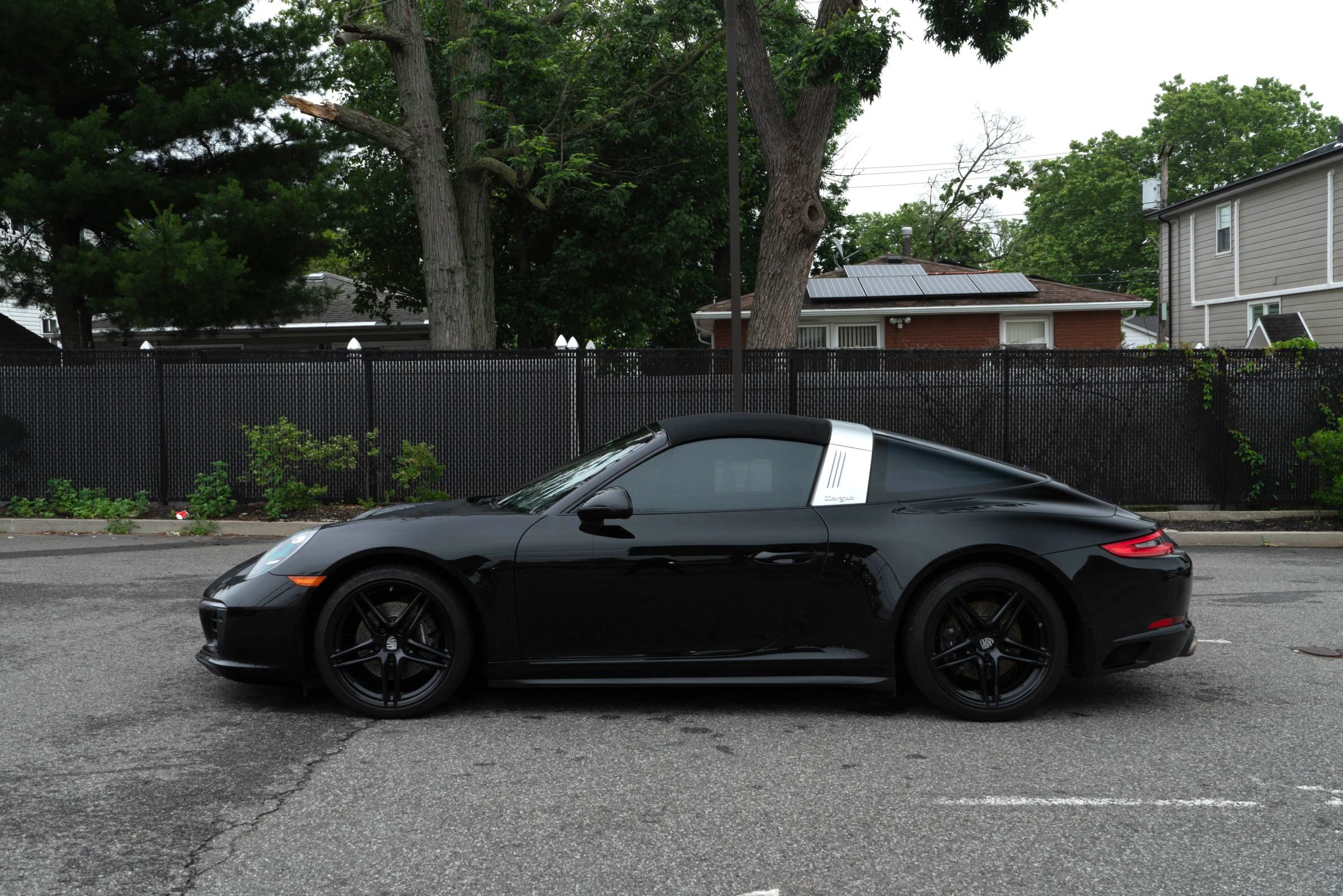 Used 2018 Porsche 911 Targa 4 image 16