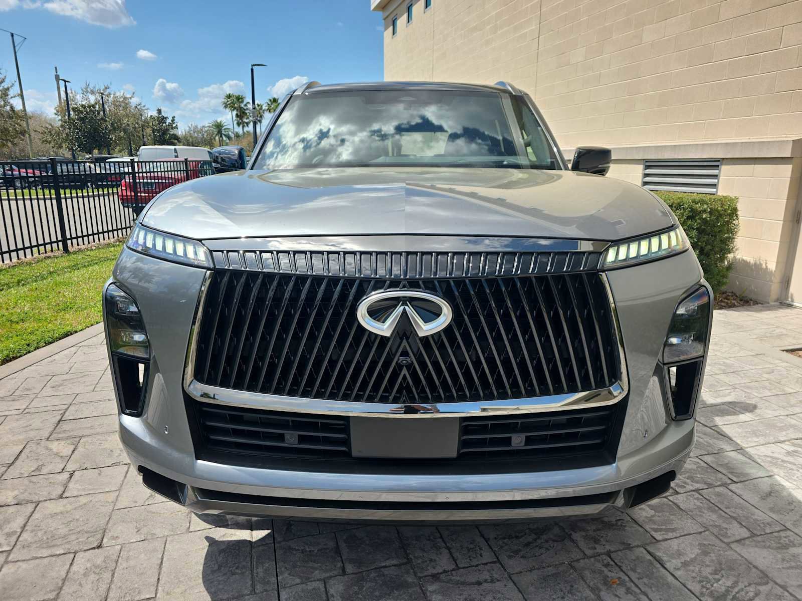 New 2026 INFINITI QX80 Autograph w/ Premium Cargo Package image 2