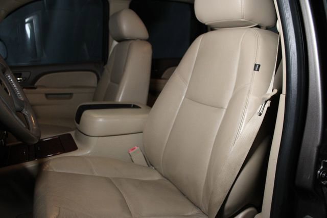 Used 2013 Chevrolet Tahoe LTZ AWD/4WD image 19