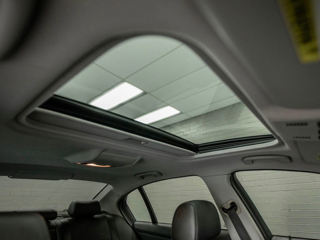 Used 2011 BMW 335i Sedan image 22