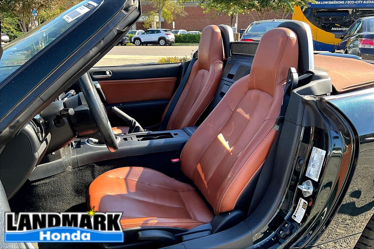 Used 2008 MAZDA MX-5 Miata Grand Touring RWD image 25