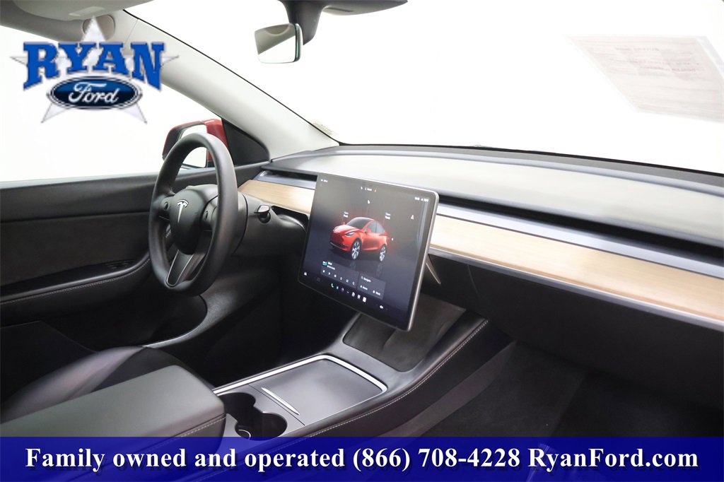 Used 2022 Tesla Model Y Long Range image 17