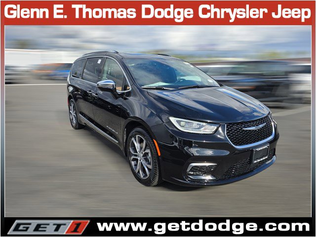 New 2026 Chrysler Pacifica Pinnacle w/ Trailer Tow Group image 1