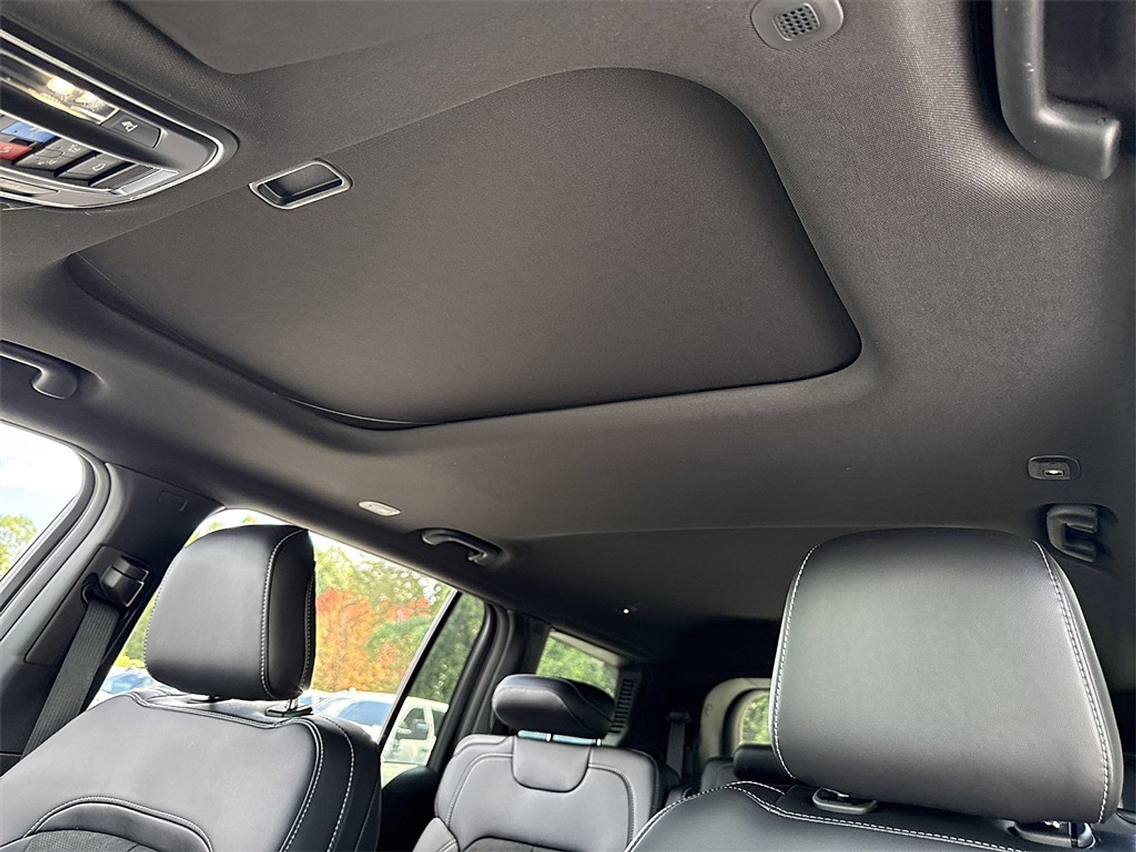 New 2025 Jeep Grand Cherokee L Altitude AWD/4WD image 7
