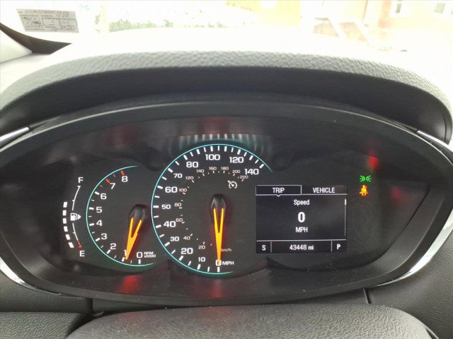 Used 2019 Chevrolet Trax LT w/ Sun & Sound Package image 15