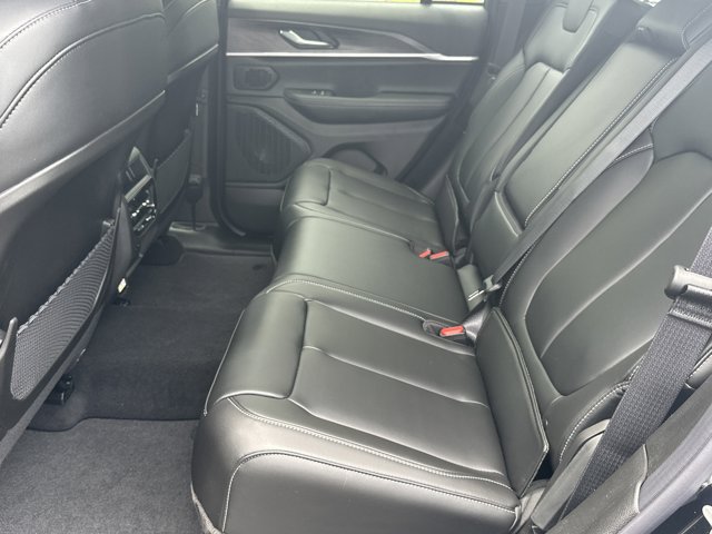 New 2026 Jeep Grand Cherokee Limited RWD image 19