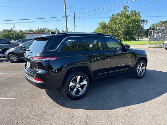 Used 2022 Jeep Grand Cherokee Limited AWD/4WD image 30