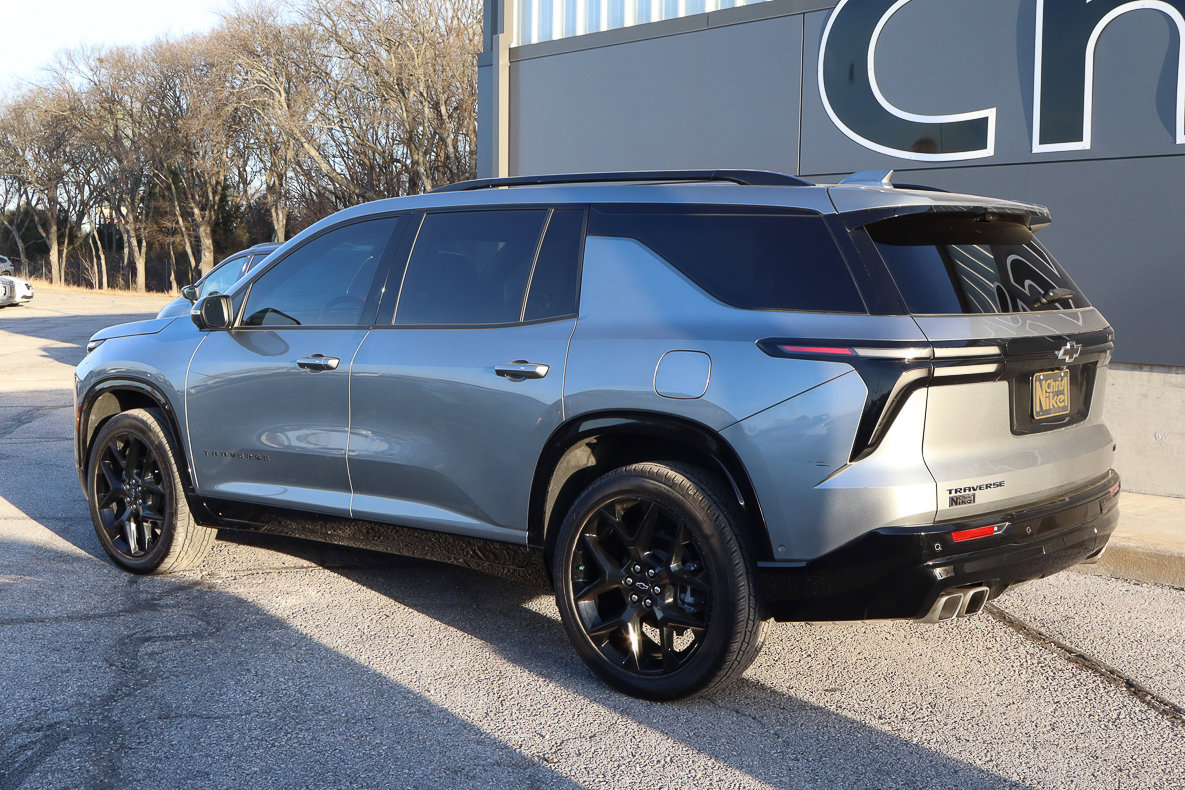 Used 2025 Chevrolet Traverse RS w/ LPO, Floor Liner Package image 6