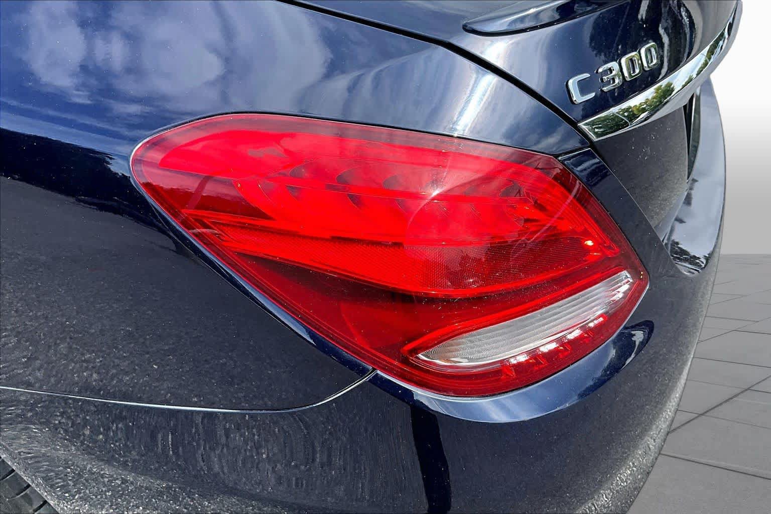 Used 2018 Mercedes-Benz C 300 4MATIC Sedan image 29