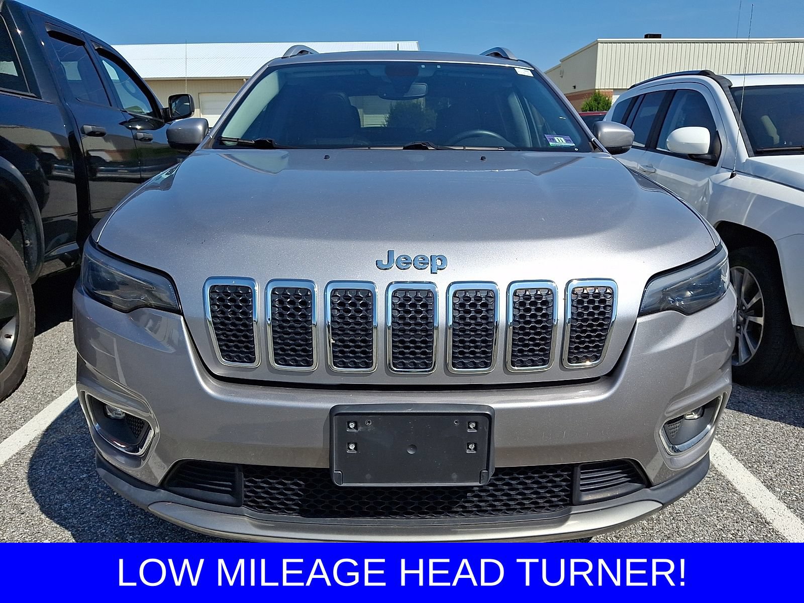 Used 2019 Jeep Cherokee Limited AWD/4WD image 2