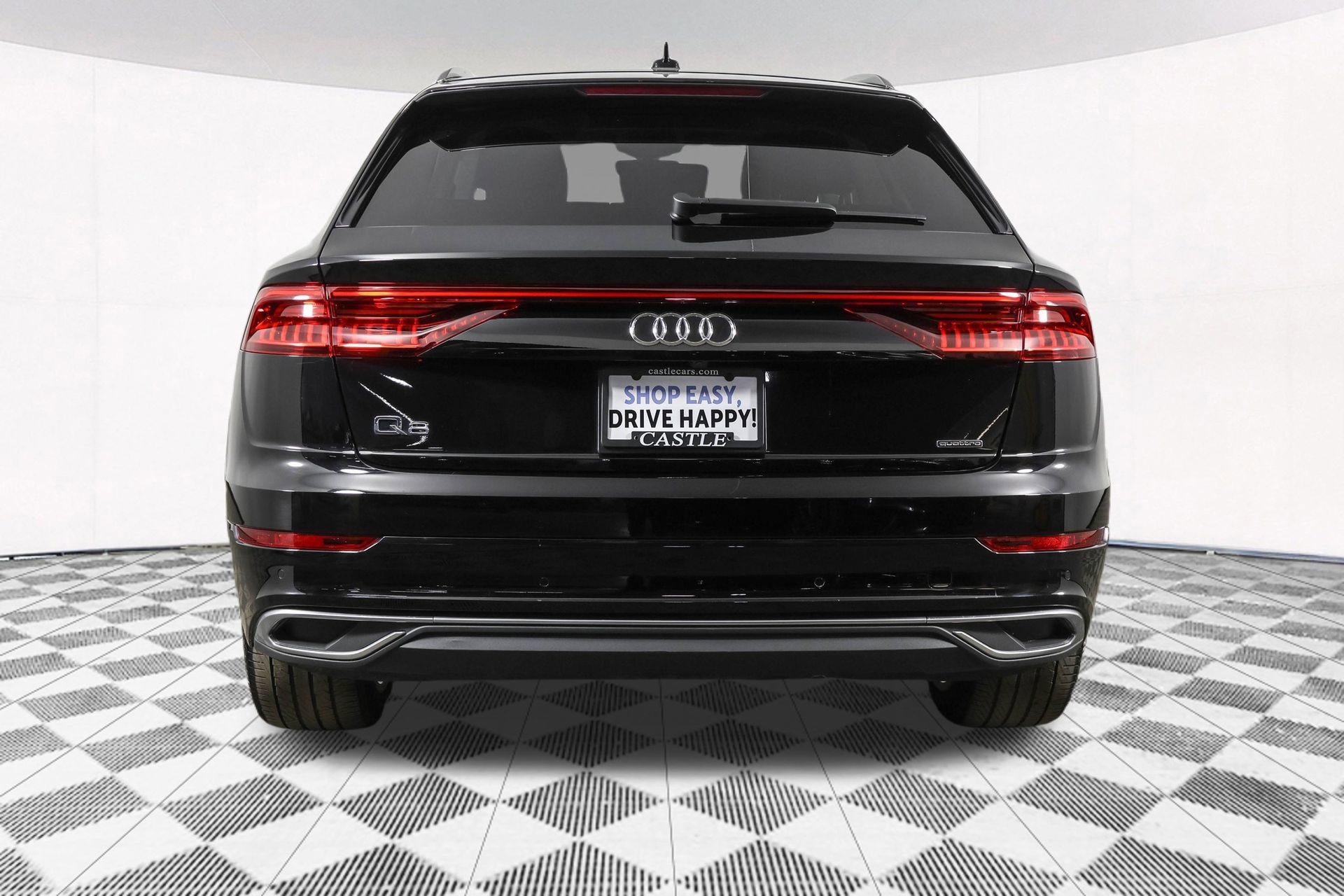 Used 2022 Audi Q8 Premium image 19