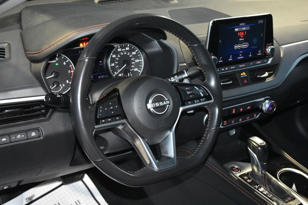 Used 2023 Nissan Altima 2.5 SR image 2