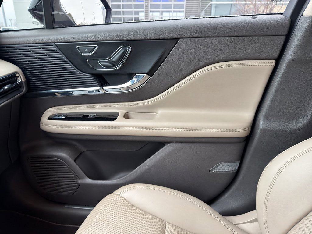 Used 2021 Lincoln Corsair FWD w/ Premium Package image 13