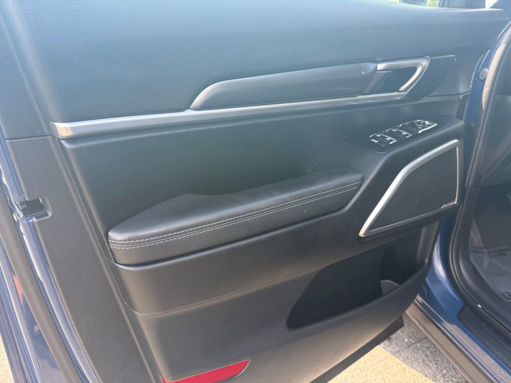 Used 2024 Kia Telluride S w/ S Sunroof Package image 9