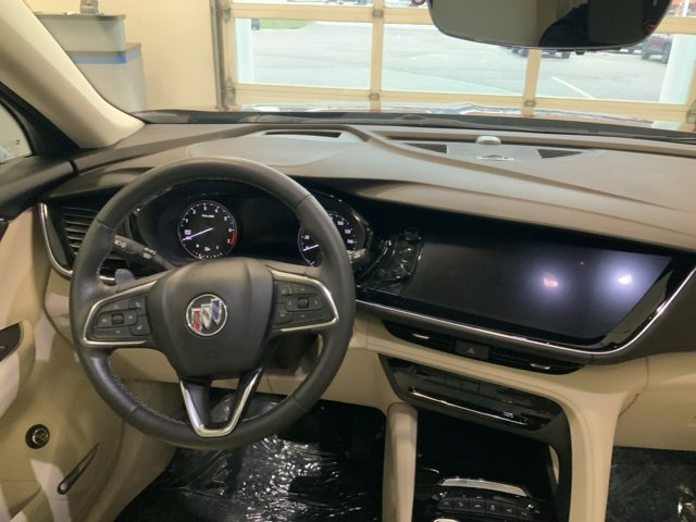 Used 2023 Buick Envision Avenir image 25