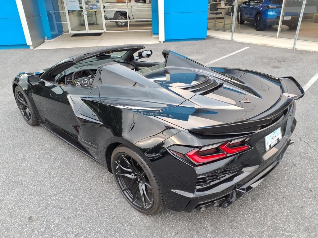 New 2027 Chevrolet Corvette Grand Sport w/ Z52 Sport Performance Package RWD image 12