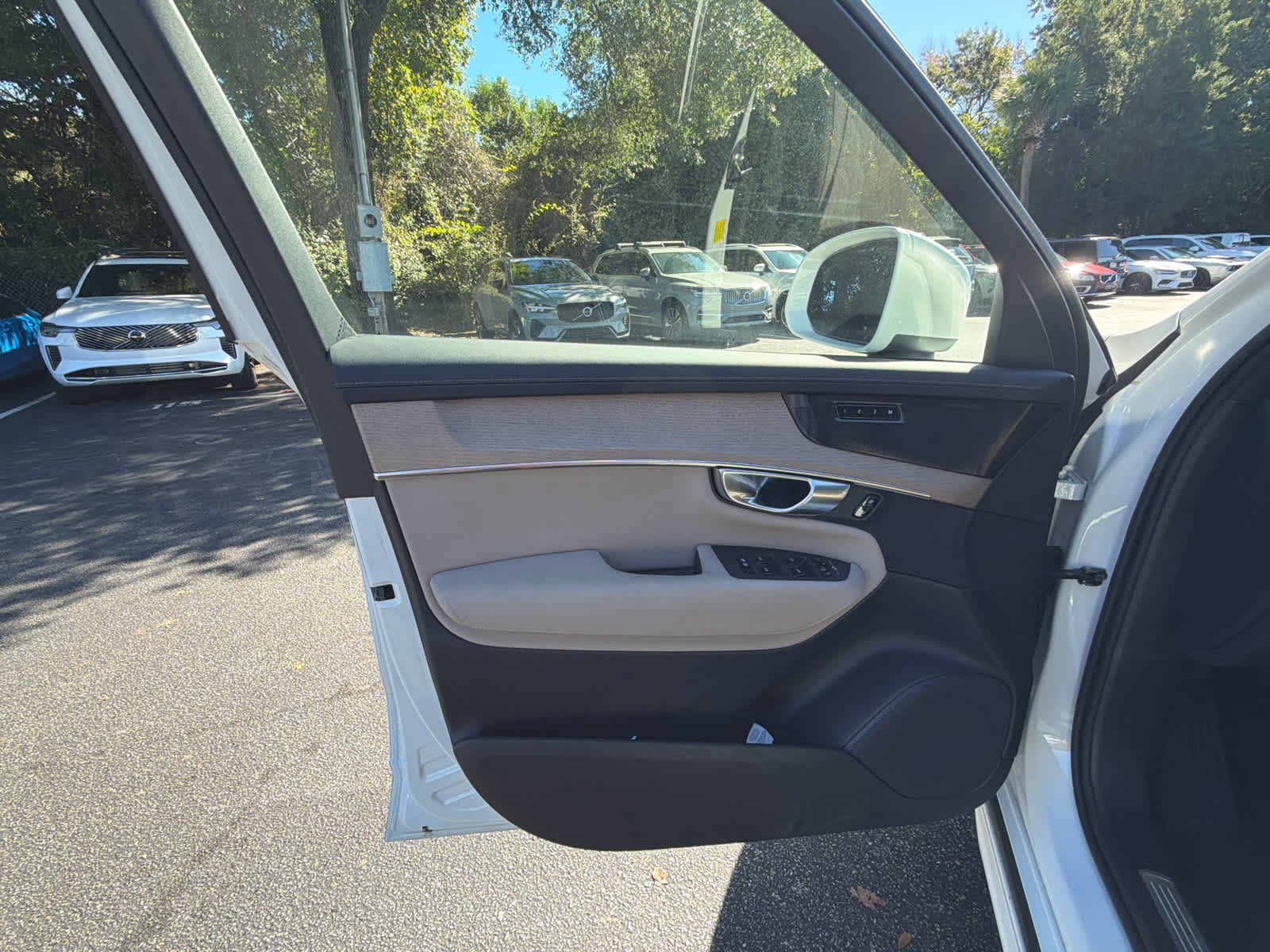 Used 2026 Volvo XC90 B6 Plus AWD/4WD image 24