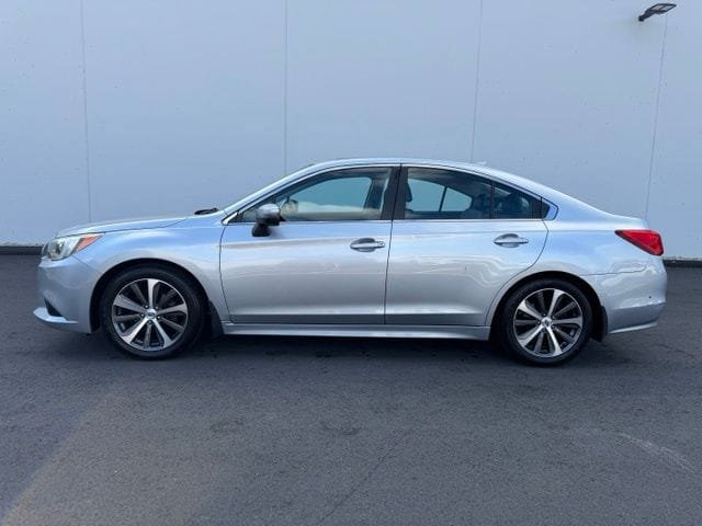 Used 2016 Subaru Legacy 2.5i Limited AWD/4WD image 9
