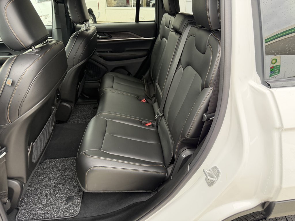 New 2026 Jeep Grand Cherokee Limited AWD/4WD image 13