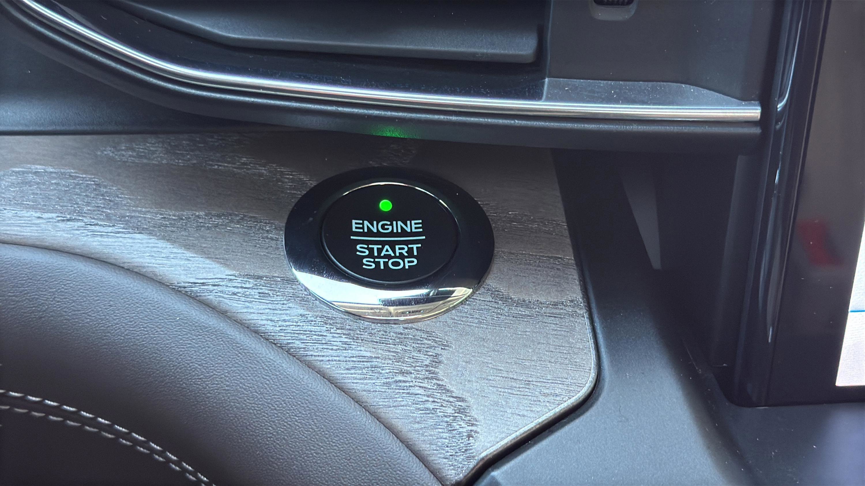 Used 2020 Ford Explorer Platinum w/ Premium Technology Package image 51