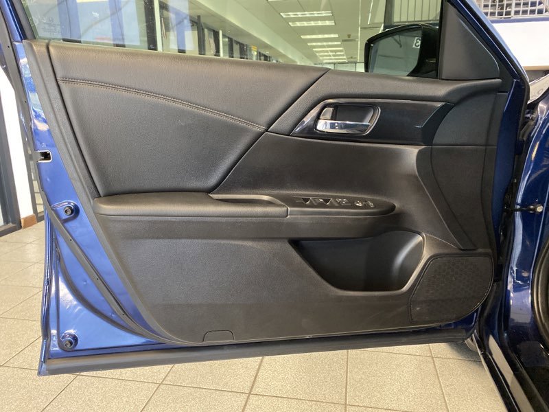 Used 2015 Honda Accord Sport image 13