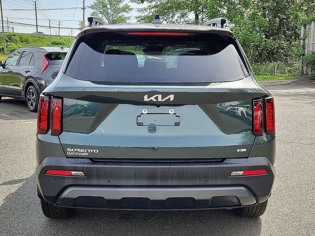 Certified 2023 Kia Sorento S w/ Panoramic Sunroof Package image 5