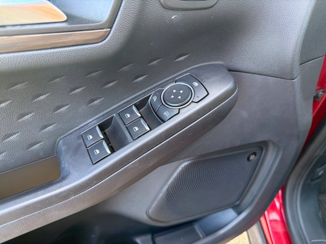 Used 2020 Ford Escape Titanium AWD/4WD image 17