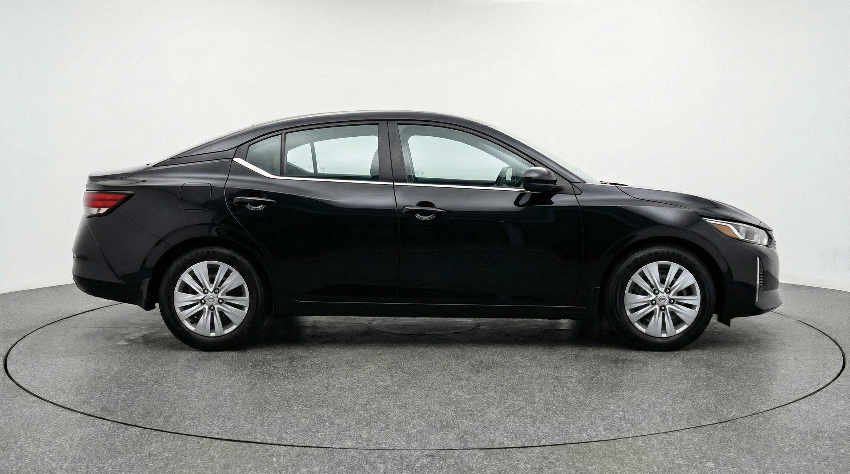 Used 2025 Nissan Sentra S image 11